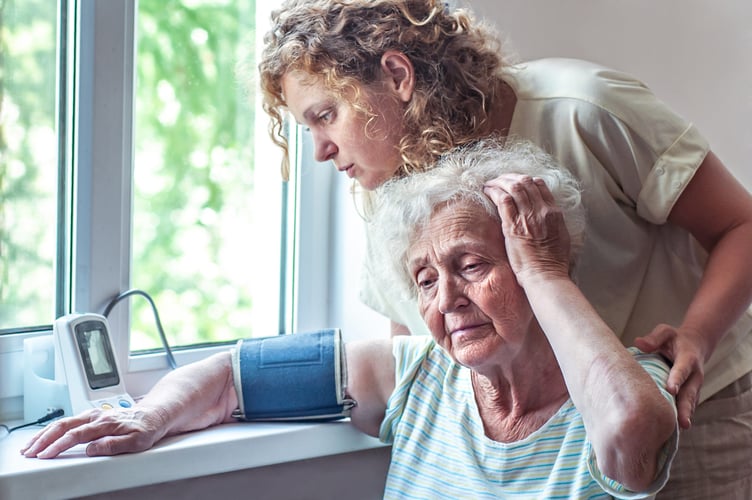 „Wir müssen das Pflegesystem ganz neu denken“ – Melanie Philip im Interview